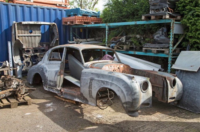 Nghia trang xe sieu sang Rolls-Royce va Bentley lon nhat the gioi hinh anh 4