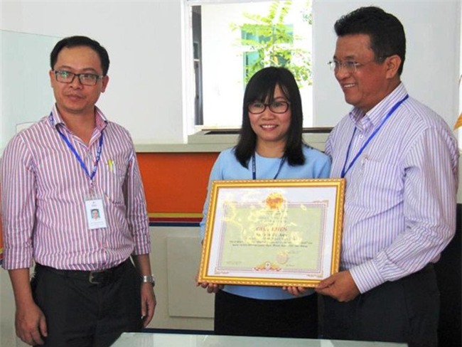 lòng trung thực, trả lại của rơi