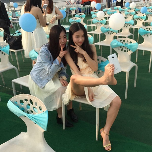 Cười không nhặt được mồm khi xem quá trình sản sinh ra các bức ảnh ngàn like trên mạng xã hội - Ảnh 10.