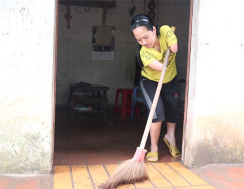 su manh me cua nguoi phu nu cham con bang... chan! - 2