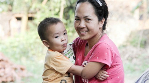 su manh me cua nguoi phu nu cham con bang... chan! - 7