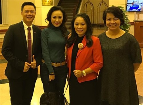 Nhung dieu it biet ve nguoi phu nu 'quyen luc' thay the Lai Van Sam o VTV3