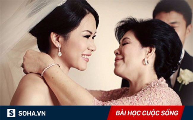 Quà cưới mẹ kế dành cho con chồng trong ngày đại hỷ khiến tất cả quan khách kinh ngạc!