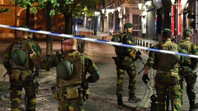 Tấn công khủng bố tại Bỉ, nghi phạm bị tiêu diệt - Ảnh 1.