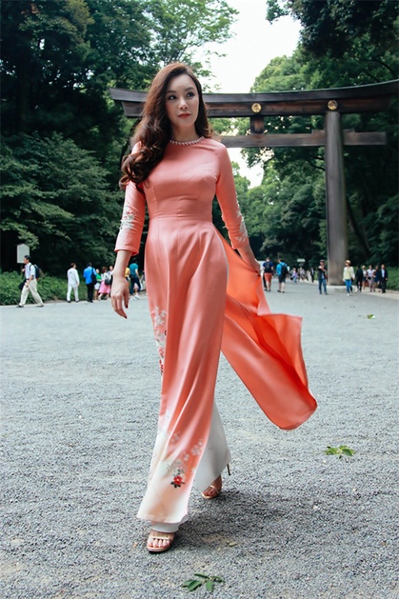 hồ quỳnh hương, ca sĩ hồ quỳnh hương, sao việt