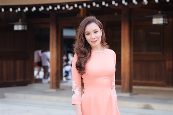 hồ quỳnh hương, ca sĩ hồ quỳnh hương, sao việt