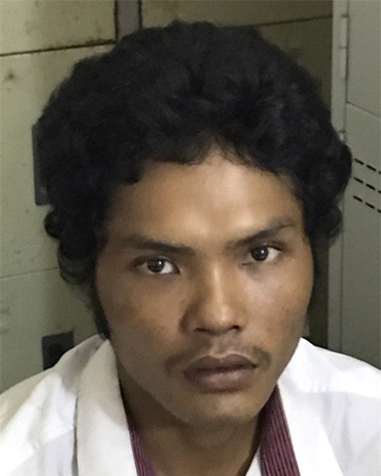 xom ngheo bang hoang truoc cai chet cua be gai bi xam hai - 1