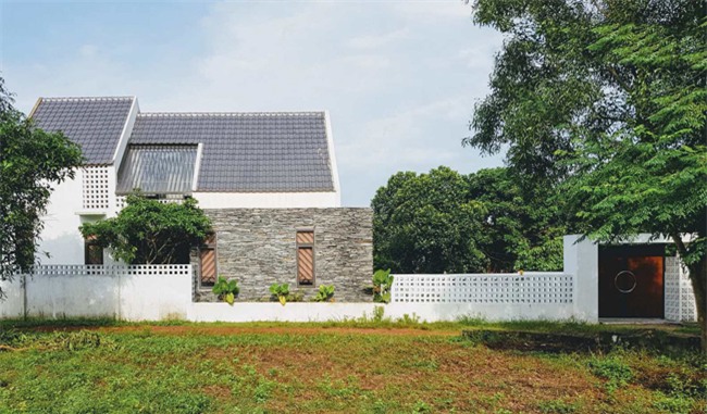 bao tay het loi khen nha cap 4 doc dao o quang binh hinh anh 7