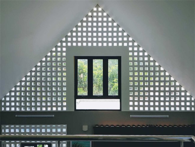 bao tay het loi khen nha cap 4 doc dao o quang binh hinh anh 8