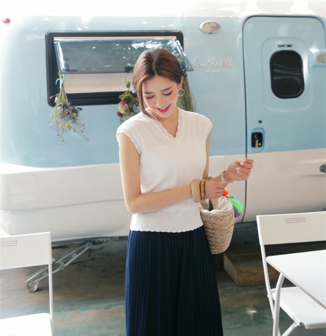 Áo phông trắng, ngay từ thiết kế tối giản đã có tới 5 phiên bản khác nhau nhé! - Ảnh 18.