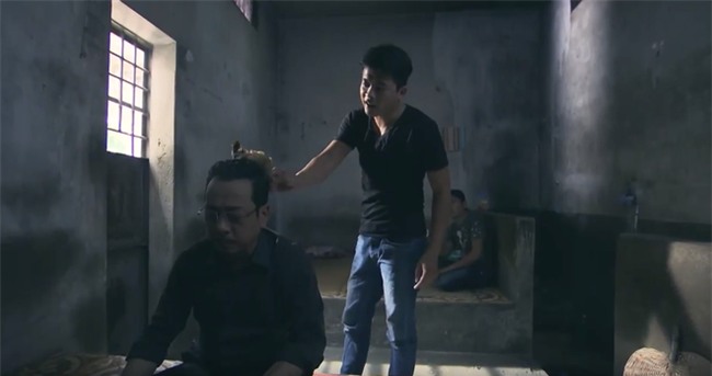 Người Phán Xử: Đây là cái kết đắng của tên nhãi ranh dám cả gan gõ đùi gà lên đầu Phan Quân! - Ảnh 1.