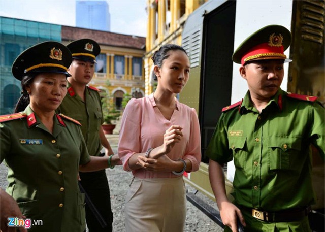 ngay thu 2 xu vu phuong nga - cao toan my: "chung khach san nhung khong cung phong" - 1