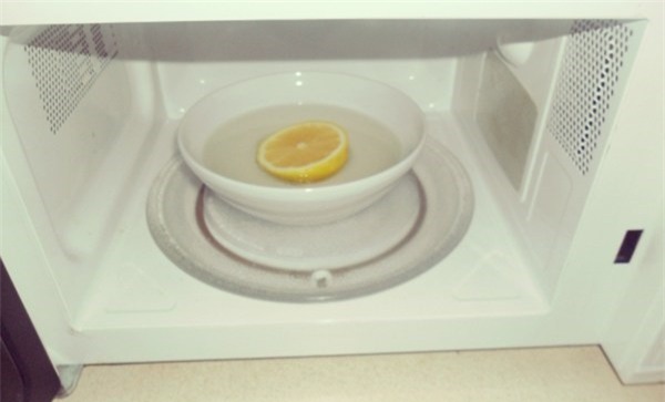 9 cách làm sạch đồ dùng với chanh các bà nội trợ không được quên - Ảnh 3.