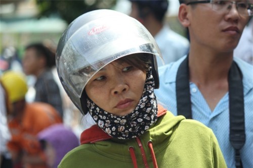 hinh anh xuc dong ve 'cuoc chien' o cong truong cua cac phu huynh - 8