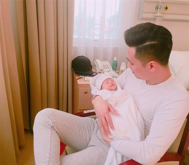 dan mat ke thu 3, ba xa viet anh hay vo hong dang cao tay hon? hinh anh 24