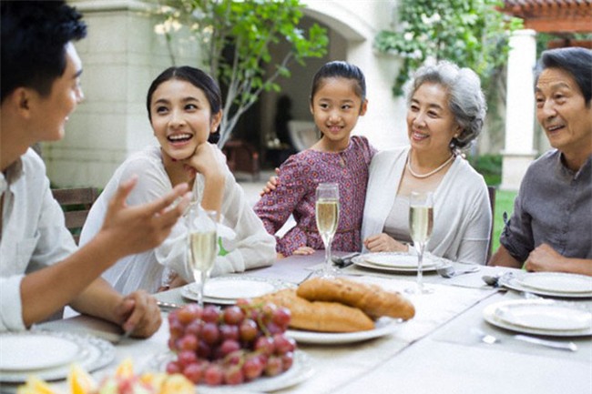 o re nha vo, kiep "cho chui gam chan" hoa ra lai suong hon tien - 1