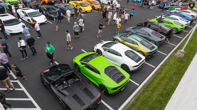 12 chiếc siêu xe hàng hiếm Lamborghini Aventador SV đủ màu sắc xuất hiện  tại Mỹ | Tin tức Online