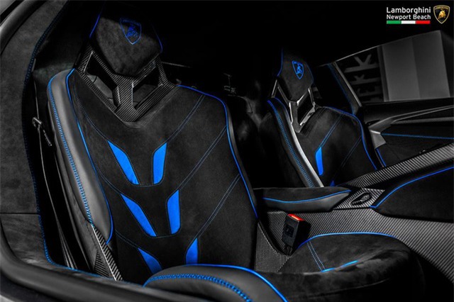 12 chiếc siêu xe hàng hiếm Lamborghini Aventador SV đủ màu sắc xuất hiện tại Mỹ - Ảnh 11.