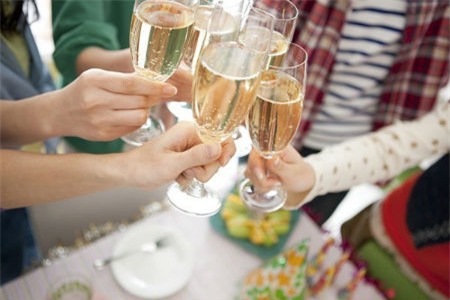 kiếm tiền, ăn cưới, làm thêm