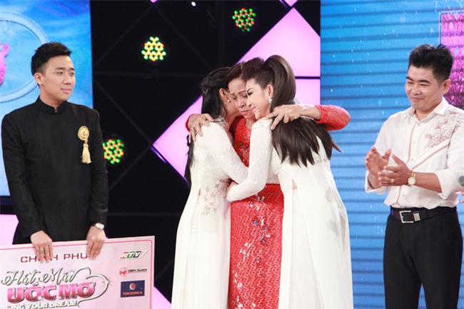 Mẹ bỏ đi, bà nội 60 tuổi làm giúp việc, chạy xe ôm nuôi 3 đứa cháu ở Sài Gòn - Ảnh 10.