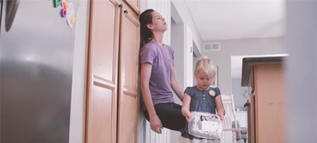 Mẹ phàn nàn vì chăm con mệt mỏi nhưng rồi hối hận sau khi nghe câu nói của con - Ảnh 4.