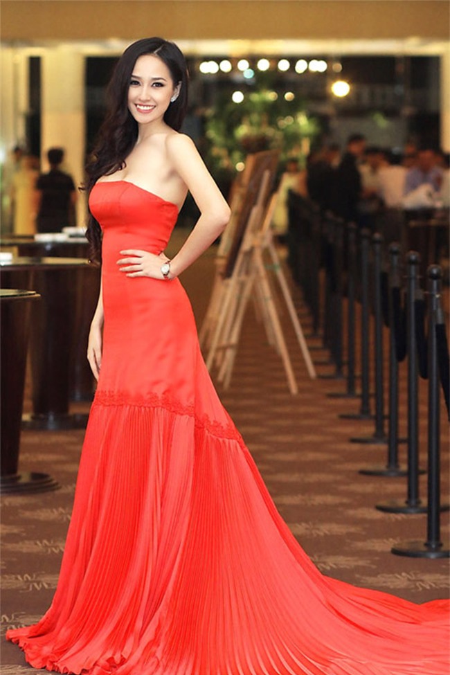 mai phuong thuy de lo cam nong va vong 2 to bat thuong trong anh chua photoshop - 2
