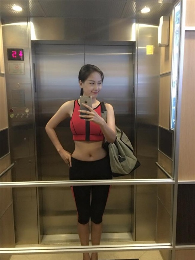 mai phuong thuy de lo cam nong va vong 2 to bat thuong trong anh chua photoshop - 7