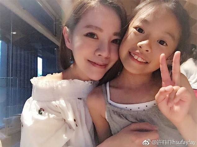 Fayfay Hsu (40 tuổi) là người duy nhất trong ba chị em hiện giờ đã có gia đình.