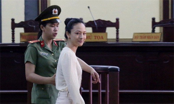 Cũng là kẻ thứ 3 và cặp đại gia, tại sao Phương Nga không bị các ‘mẹ bỉm sữa’ lên án? - Ảnh 4.