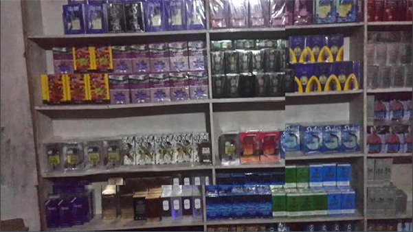 Quy trình sản xuất mỹ phẩm gắn mác hàng hiệu xách tay khiến chị em rùng mình - Ảnh 10.