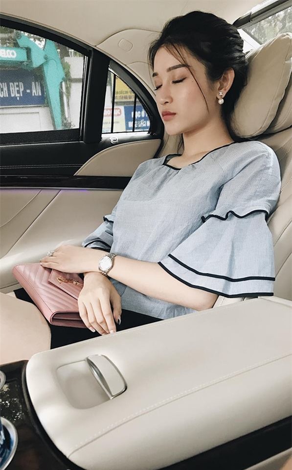 Tranh thủ Zara đang sale mà lùng ngay mấy món đồ ruột này của sao Việt - Ảnh 19.