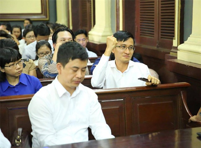 Vụ hoa hậu Phương Nga: Ông Cao Toàn Mỹ quyết đòi lại số tiền bị lừa đảo - Ảnh 1.