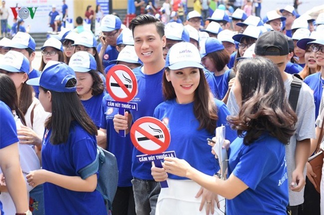 loat canh dien tinh tu cua bao thanh voi cac my nam de gay "bao tin don" hinh anh 10