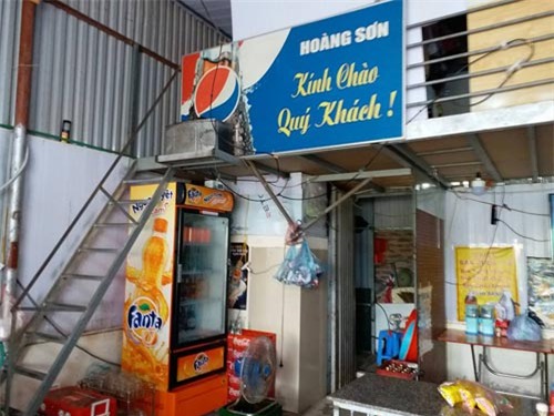 nghi van be trai 5 tuoi bi nguoi phu nu tre bat coc giua trua o ha noi - 4