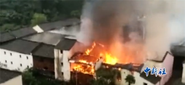 Chuyện thật như đùa: Cháy nhà ở trường quay Hoành Điếm, người dân tưởng đang quay phim nên chẳng ai thèm báo cảnh sát - Ảnh 5.