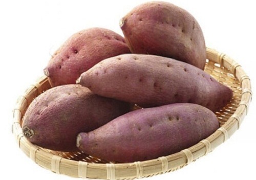 1 cu khoai lang 2 cong thuc duong trang giup da len 2-3 tone - 1