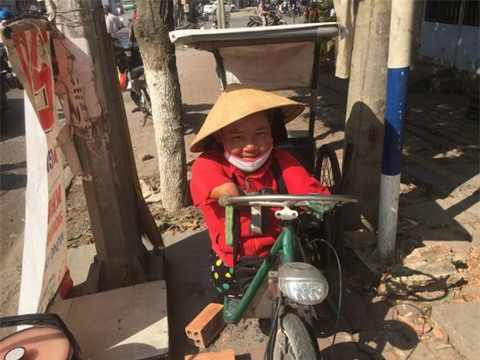 người khuyết tật,bán vé số,người nghèo