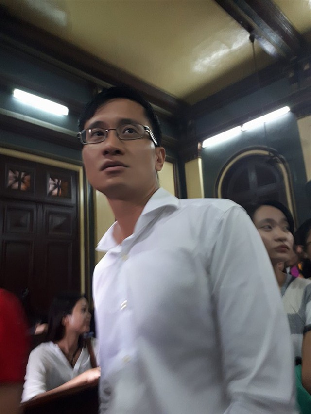 dai gia cao toan my phan ung the nao khi truong ho phuong nga duoc tai ngoai? - 1