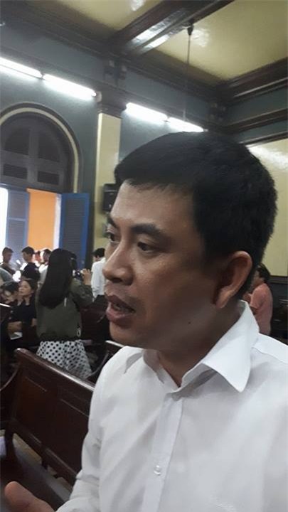 dai gia cao toan my phan ung the nao khi truong ho phuong nga duoc tai ngoai? - 2