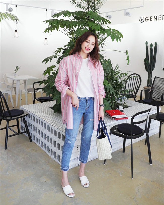 Sơmi kẻ sọc chính xác là món đồ đáng sắm nhất hè năm nay - Ảnh 18.