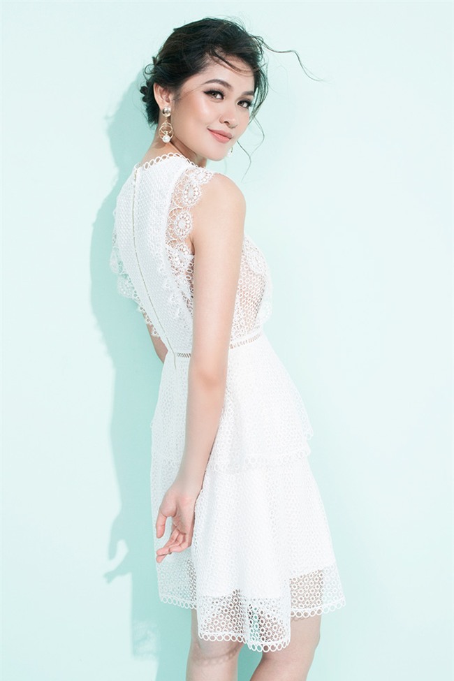 a hau thuy dung mach kheo cach mac vay ren goi cam ma van thanh lich - 3