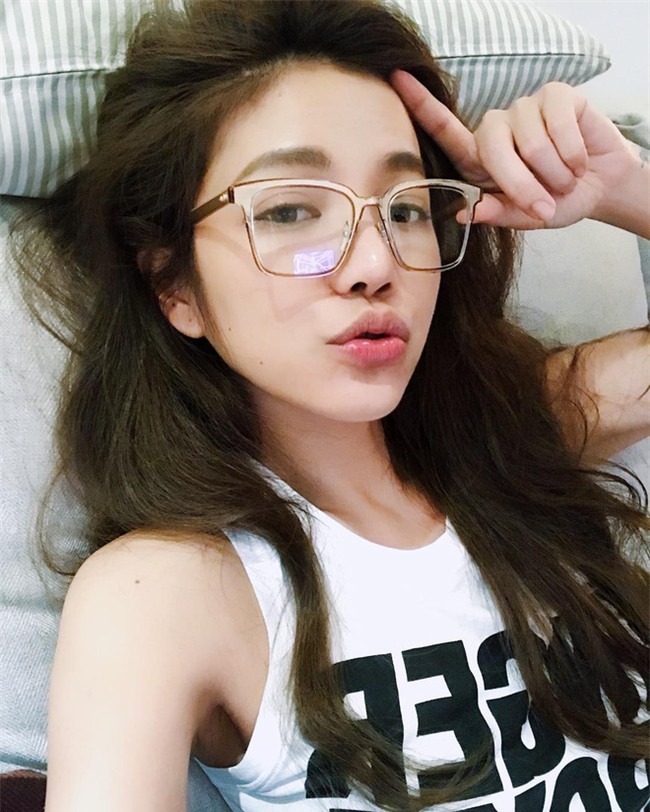 Chăm bôi kem chống nắng nên người phụ nữ này luôn đẹp như gái đôi mươi dù đã 41 tuổi!  - Ảnh 6.