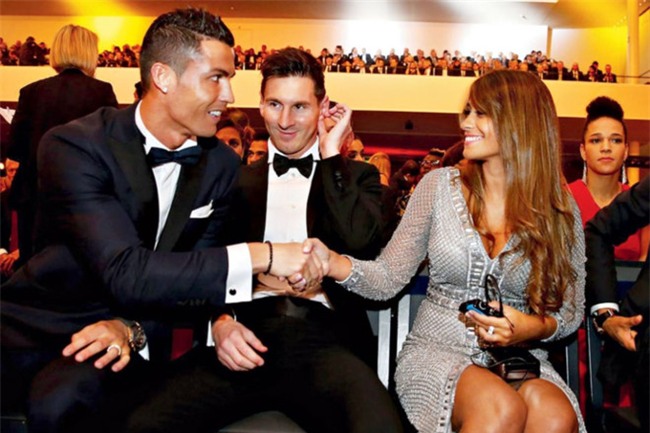Messi khong moi Ronaldo, Maradona va thay cu du le cuoi hinh anh 1