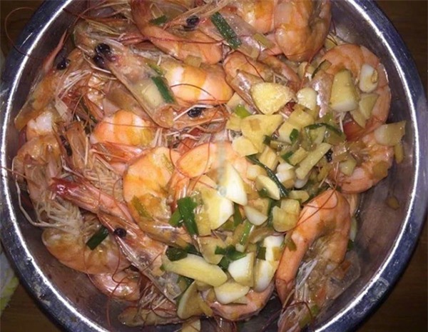 biet chau dan ban trai ve que, ba lam mam com day, khong ngo chang trai chang dung dua - 3