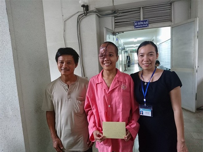 16 năm ròng, người cha chạy khắp Bắc - Nam tìm cách chữa bệnh cho con gái 21 tuổi có gương mặt dị biệt - Ảnh 9.