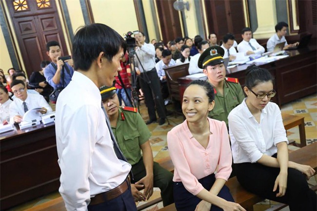 Tin tức mới về hoa hậu Phương Nga qua 