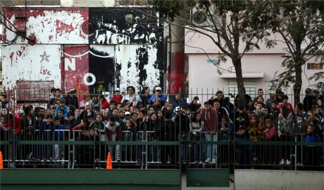 Messi hanh phuc khoa moi Antonella tren tham do hinh anh 12