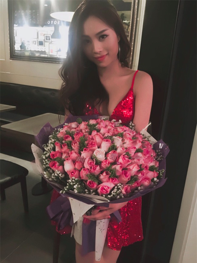 Những cô dâu Việt tốt số khi vừa lấy được chồng Tây đẹp trai vừa được chiều chuộng hết cỡ - Ảnh 11.