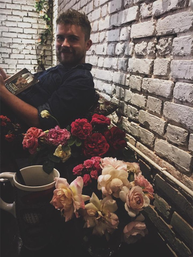 Những cô dâu Việt tốt số khi vừa lấy được chồng Tây đẹp trai vừa được chiều chuộng hết cỡ - Ảnh 3.