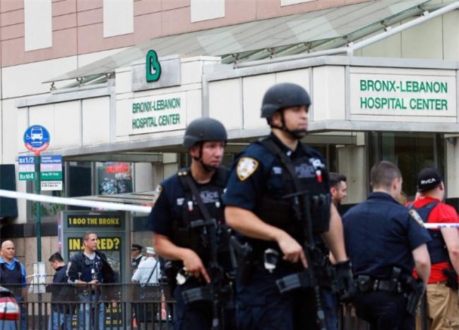 cựu bác sĩ, tay súng, nghi phạm, xả súng